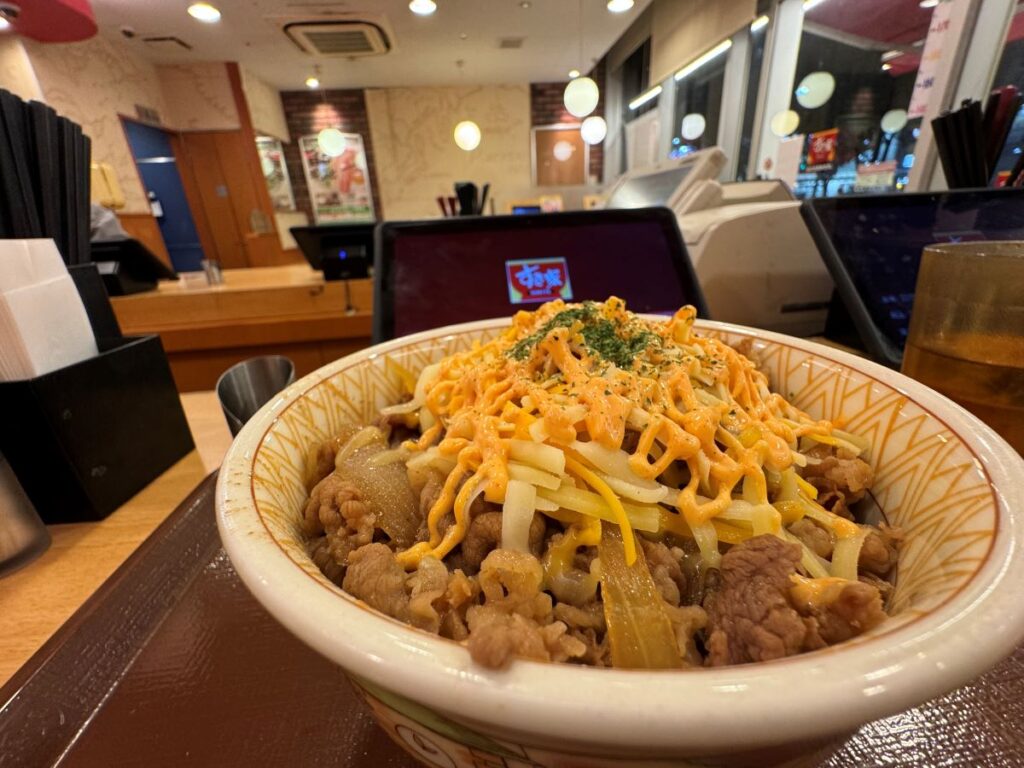 すき家　明太マヨチーズ牛丼