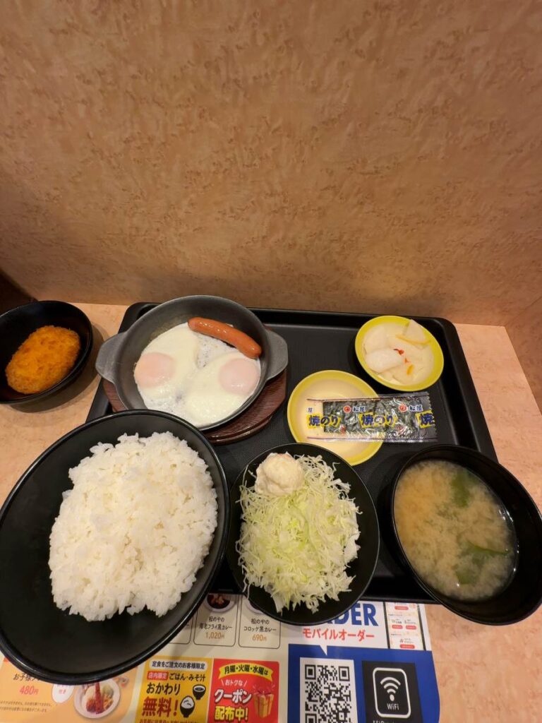 得朝ソーセージエッグ定食